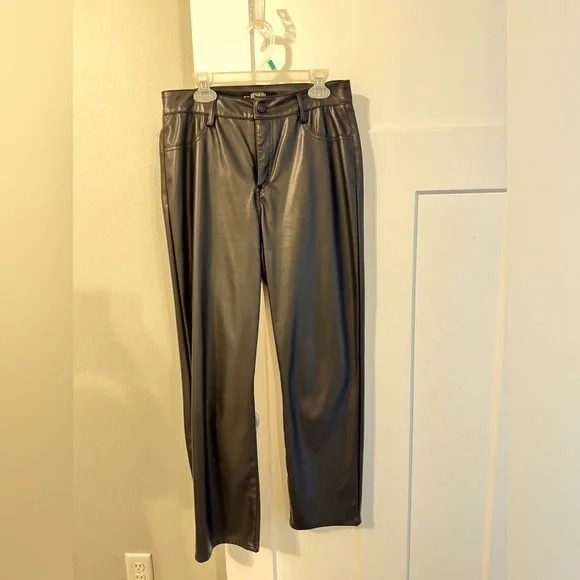 Faux leather pants - Picture 3 of 4